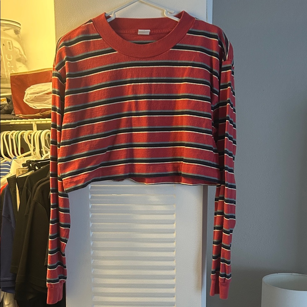 long sleeve cropped tee